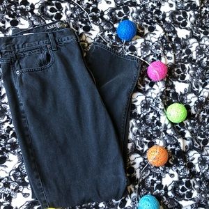American Eagle MOM JEANS !
